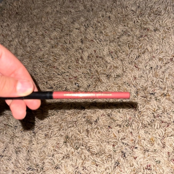 Milani understatement lip liner dessert  rose 🥀 - Picture 3 of 6